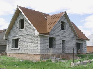 Из какого материала лучше строить дом